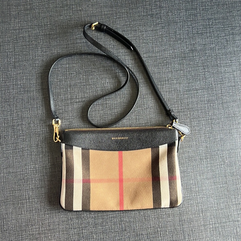 Burberry Peyton Crossbody Bag House Check Canvas in Black AUTHENTIC - Picture 3 of 6